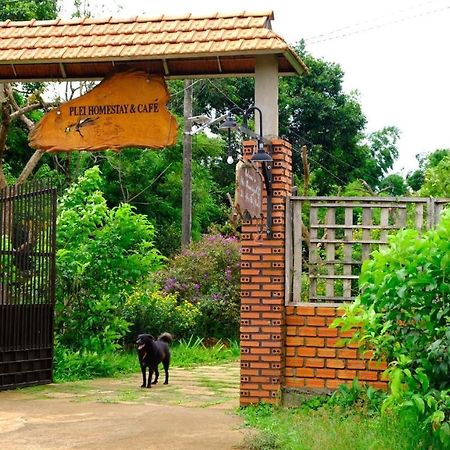 Plei Homestay & Cafe Pleiku Exteriör bild
